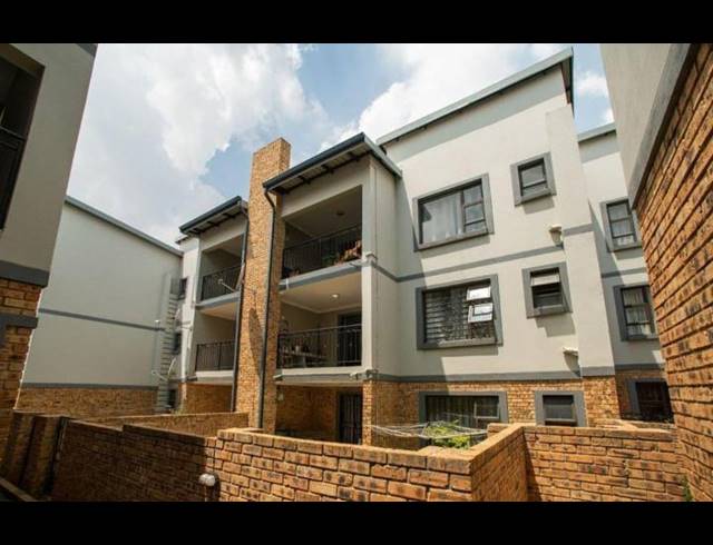 2 BEDROOM APARTMENT FOR SALE IN FAIRLEAD